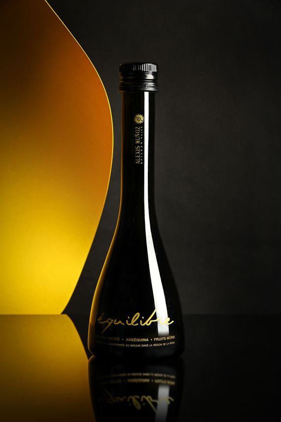 Limited Edition Alexis Muñoz olive oil bottle